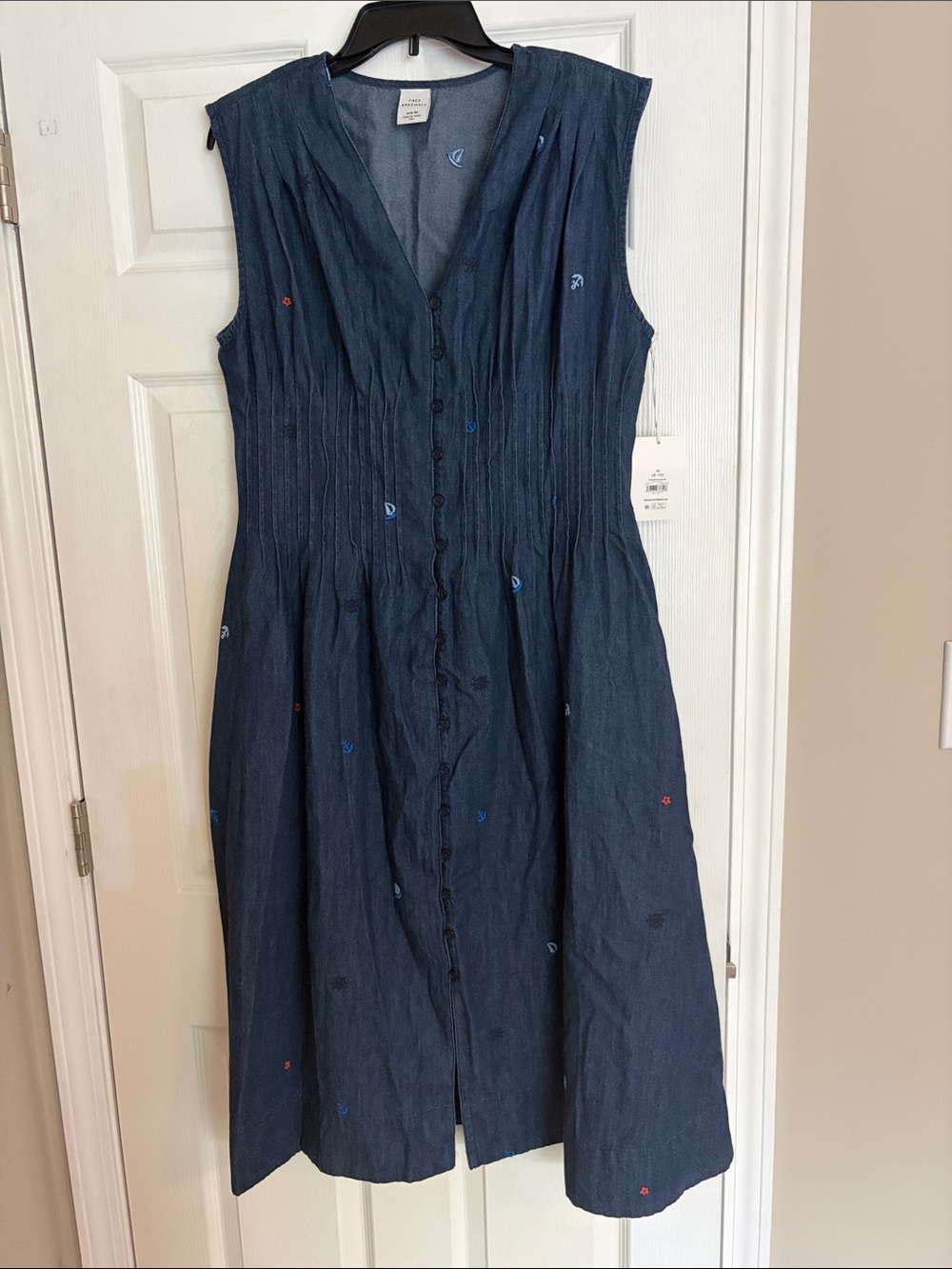 Free Assembly Sleeveless Embroidered denim v neck midi dress size medium